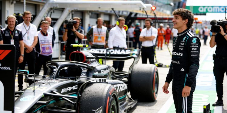 schumacher ziet in antonelli opvolger van max vers