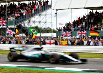silverstone waarschuwt britse gp op zondag bijna u