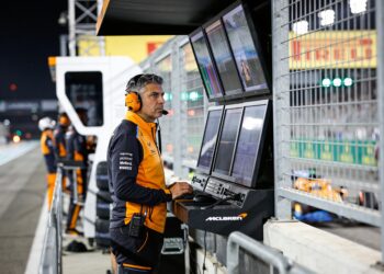 stella ferrari en red bull in voordeel bij natte g