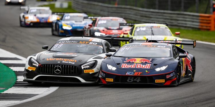 team verstappen direct betrokken bij startincident