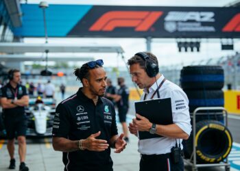 teambazen reageren op hamiltons eis voor f1 coureu