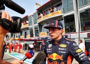 teamgenoot verdedigt verstappen na kritische uitla