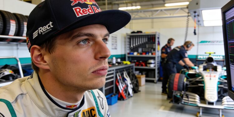 teamgenoot verdedigt verstappen na nurburgring dec