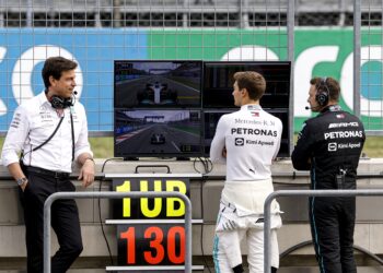 titelstrijd mercedes escaleert wolff moet dringend