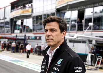 toto wolff pleit voor radicale mega motor van 1200