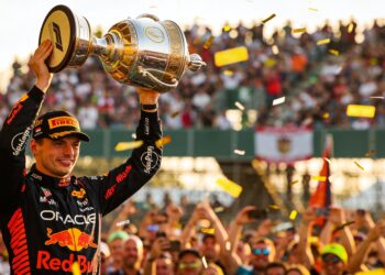 verstappen bezorgt red bull en ford eerste podium