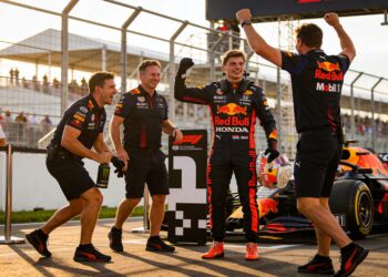 verstappen doorbreekt podiumdroogte met p3 in cana