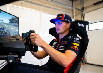 verstappen en hadjar gaan nascar uitdaging aan in