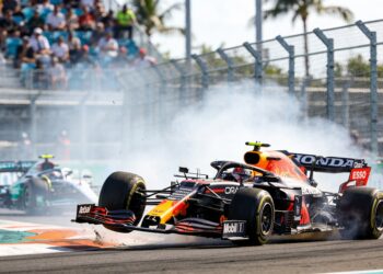 verstappen grapt over rally na 360 spin in miami