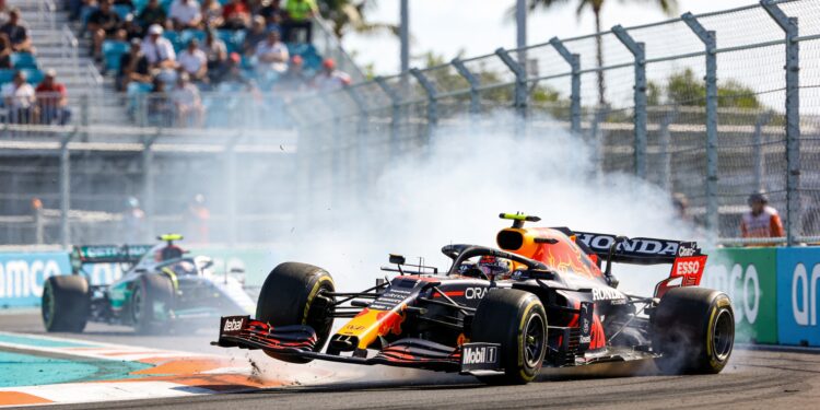verstappen grapt over rally na 360 spin in miami