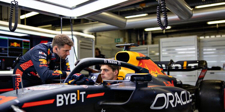 verstappen kritisch op red bull na negeren van set