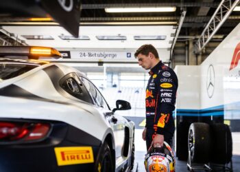 verstappen op startlijst voor 24 uur van de nurbur