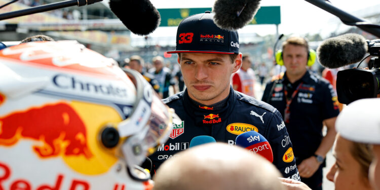 verstappen reageert met dankbaarheid op mclarens b