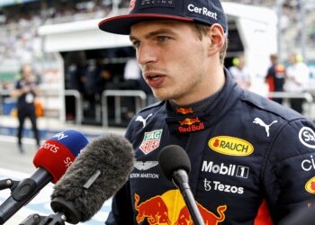 verstappen stelt f1 ultimatum motorregels moeten a