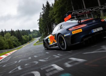 verstappen toont direct zijn klasse op de nurburgr