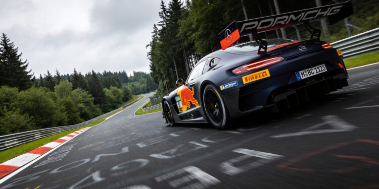 verstappen toont direct zijn klasse op de nurburgr