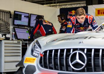 verstappen treft brundle in uitverkochte nurburgri