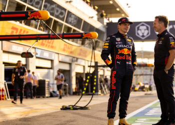 verstappen verbaasd over eigen filmrol in f1 kaskr