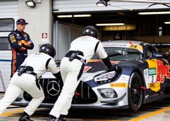verstappen verliest nurburgring zege door technisc