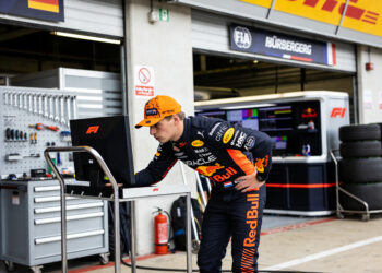 verstappen zint op wraak na drama in nurburgring 2