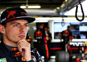 verstappen zorgt voor schokgolf op de nurburgring