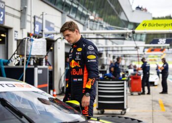 viervoudig kampioen verstappen met unieke status n