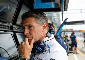 vowles onthult williams bolide meer dan 20 kilo te