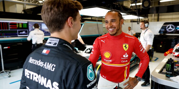 Warme reünie Hamilton met Mercedes in paddock van Miami 1 warme reunie hamilton met mercedes in paddock van