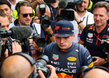 wedstrijdleiding nurburgring grijpt in bij verstap