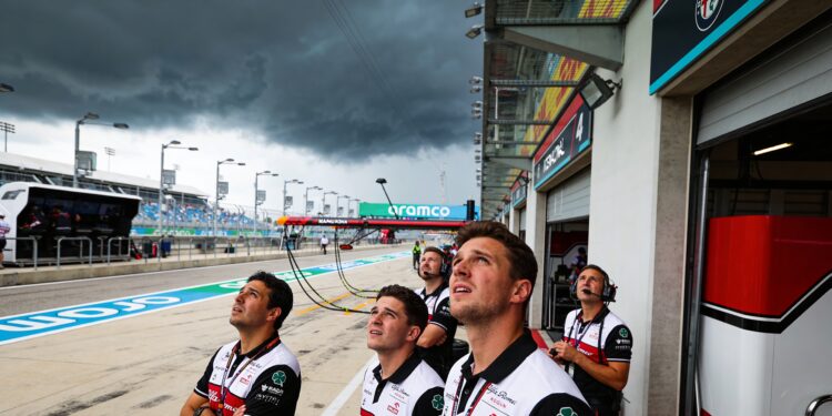 weerchaos in miami f1 grand prix vervroegd f2 race
