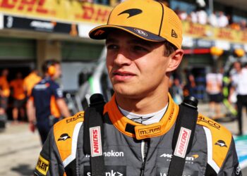 wereldkampioen lando norris zet zinnen op le mans