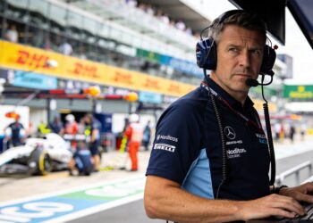 williams slaat terug met vier topaanwinsten na str