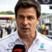 wolff haalt uit naar critici wie klaagt moet zich