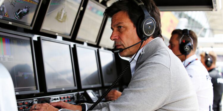 wolff legt uit mercedes uit fase met upgrades in m