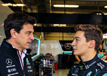 wolff noemt onder druk staande russell een killer