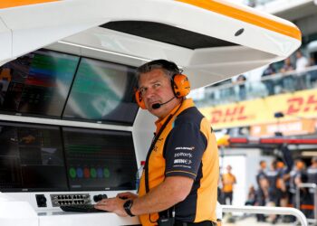 zak brown overtuigd mclaren klaar voor aanval op d