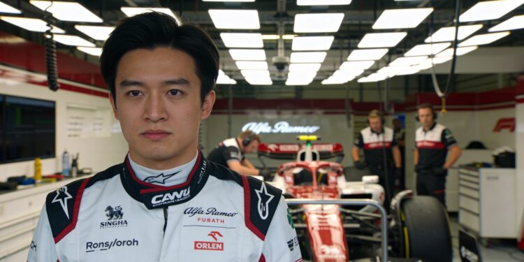 zhou guanyu stapt in cadillac voor pirelli test na