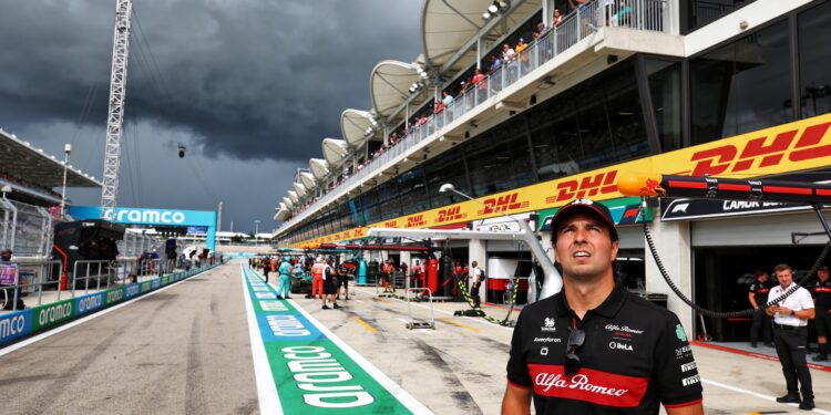 zware regenval bedreigt gp miami fia overweegt sch