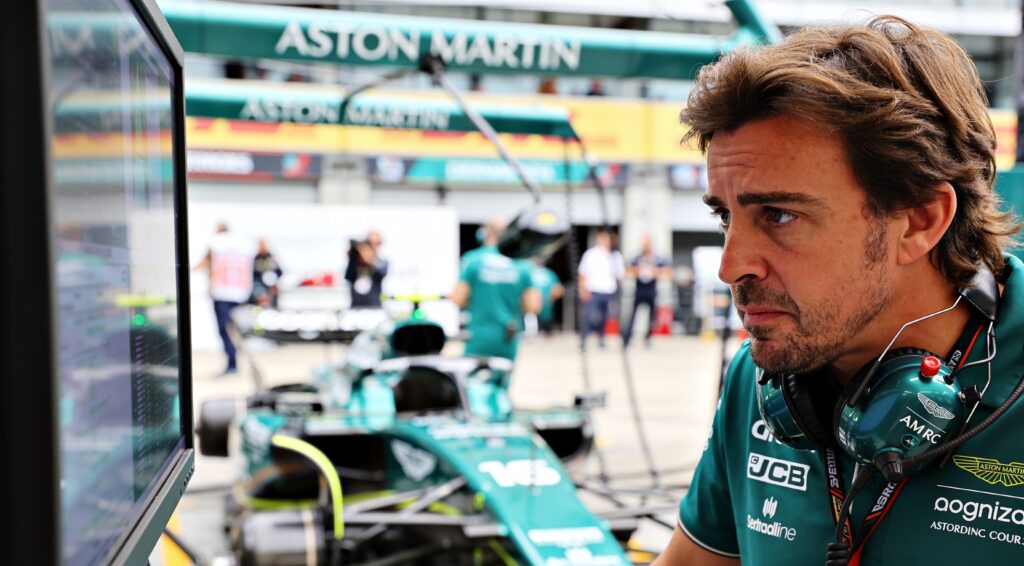alonso enorme upgrade kan seizoen aston martin red