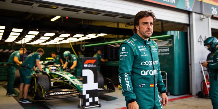 Alonso kraakt Aston Martin: 'Slechtste auto en slechtste motor' 1 alonso kraakt aston martin slechtste auto en slech