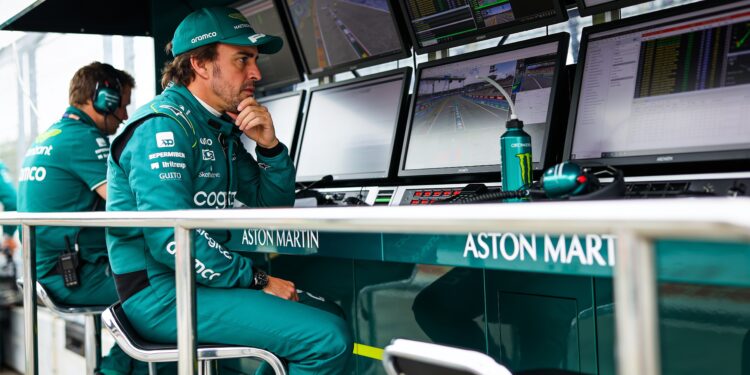 alonso luidt noodklok nul positieve punten na mona