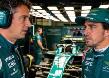 alonso waarschuwt aston martin je crasht met dit p