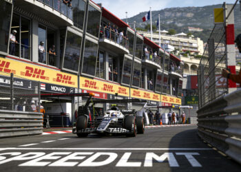 alpine en williams beboet na snelheidsovertreding