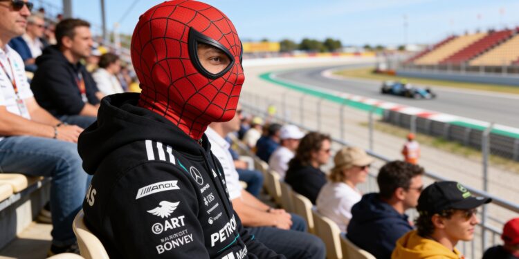 antonelli als spider man gespot f1 onthult beelden