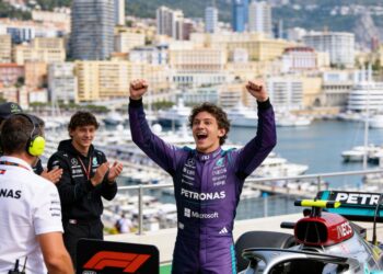 antonelli domineert in monaco verstappen valt uit