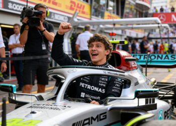 antonelli pakt sensationele pole in monaco leclerc
