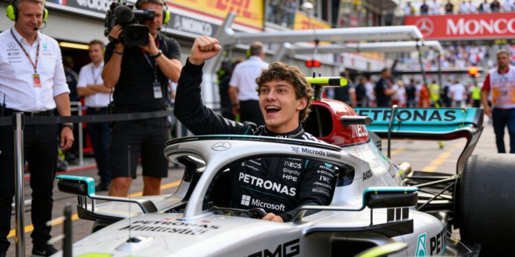 antonelli pakt sensationele pole in monaco leclerc