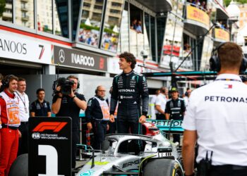 antonelli pakt sensationele pole in monaco verstap