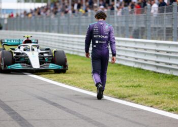 antonellis dnf in spanje legt zwakte mercedes bloo