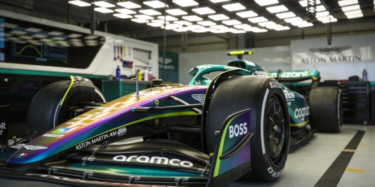 aston martin onthult unieke kameleon livery voor m
